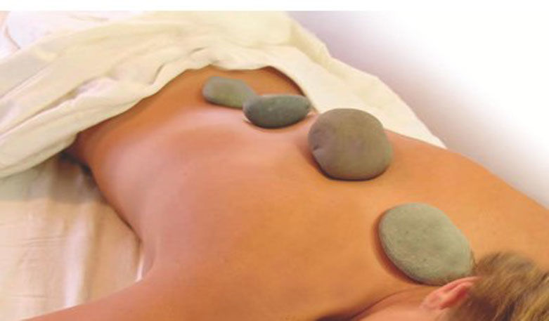 Hilfe durch die Hot-Stone-Massage