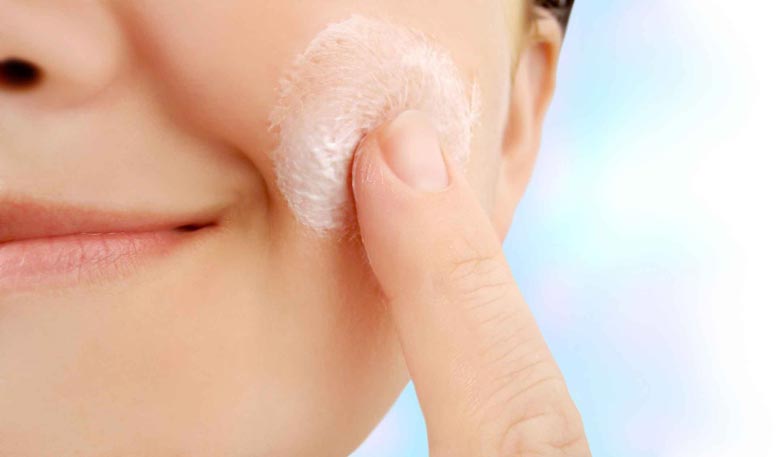 Richtige Hautpflege schützt vor dem Austrocknen
